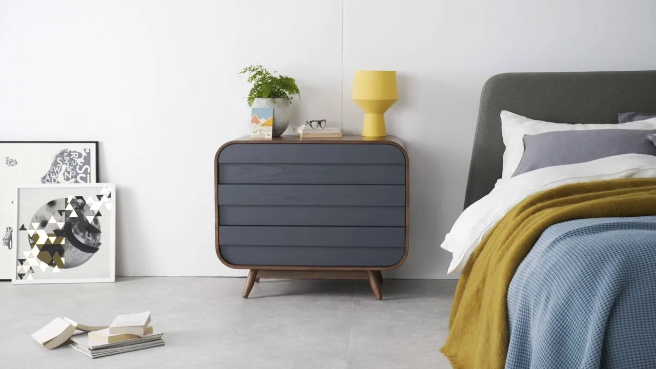 Esme, commode, frêne fini foncé et gris | Table de chevet Liana gris 2 tiroirs x2 Table de chevet