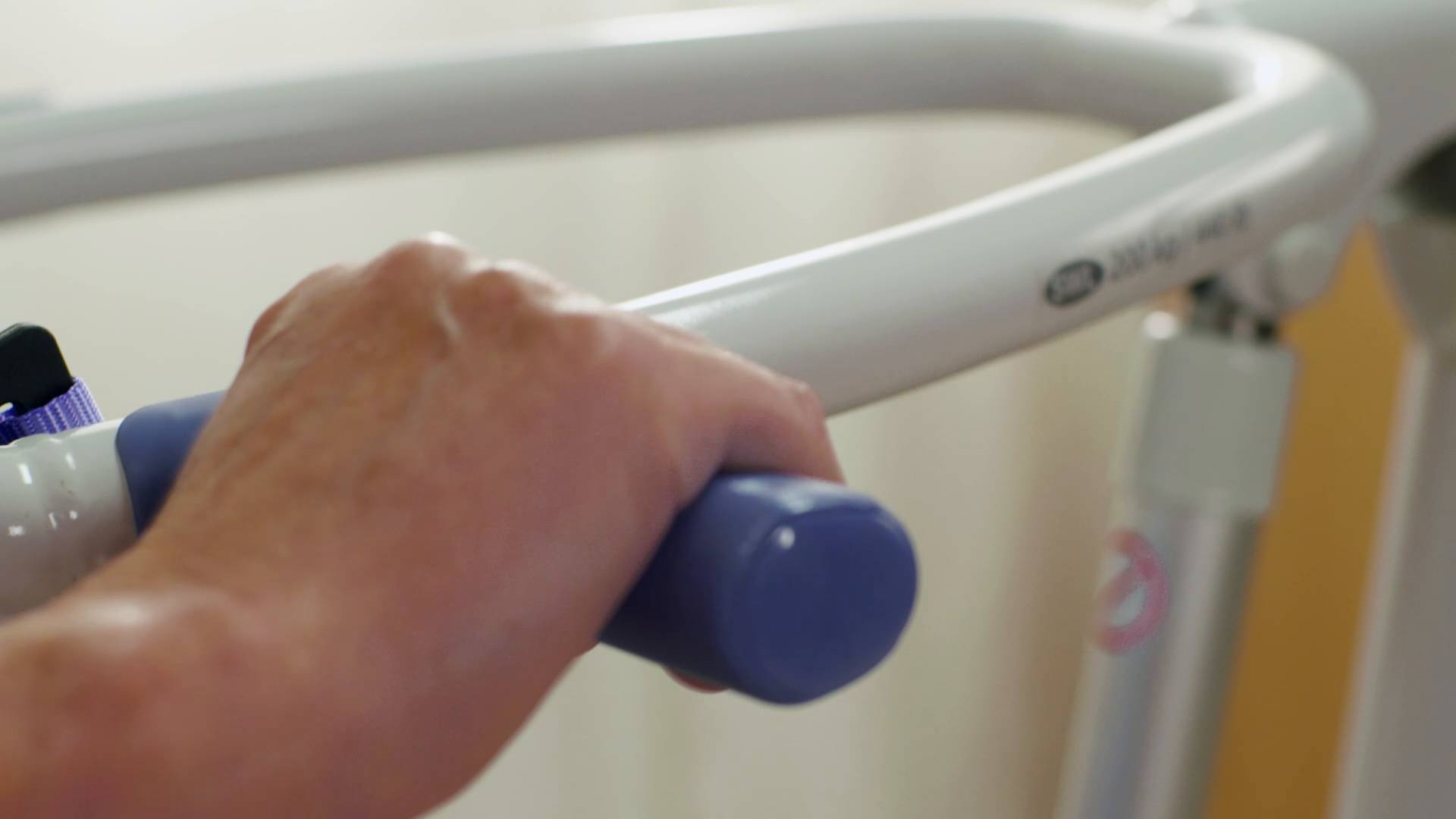 Sara Flex Sittostand aid Arjo