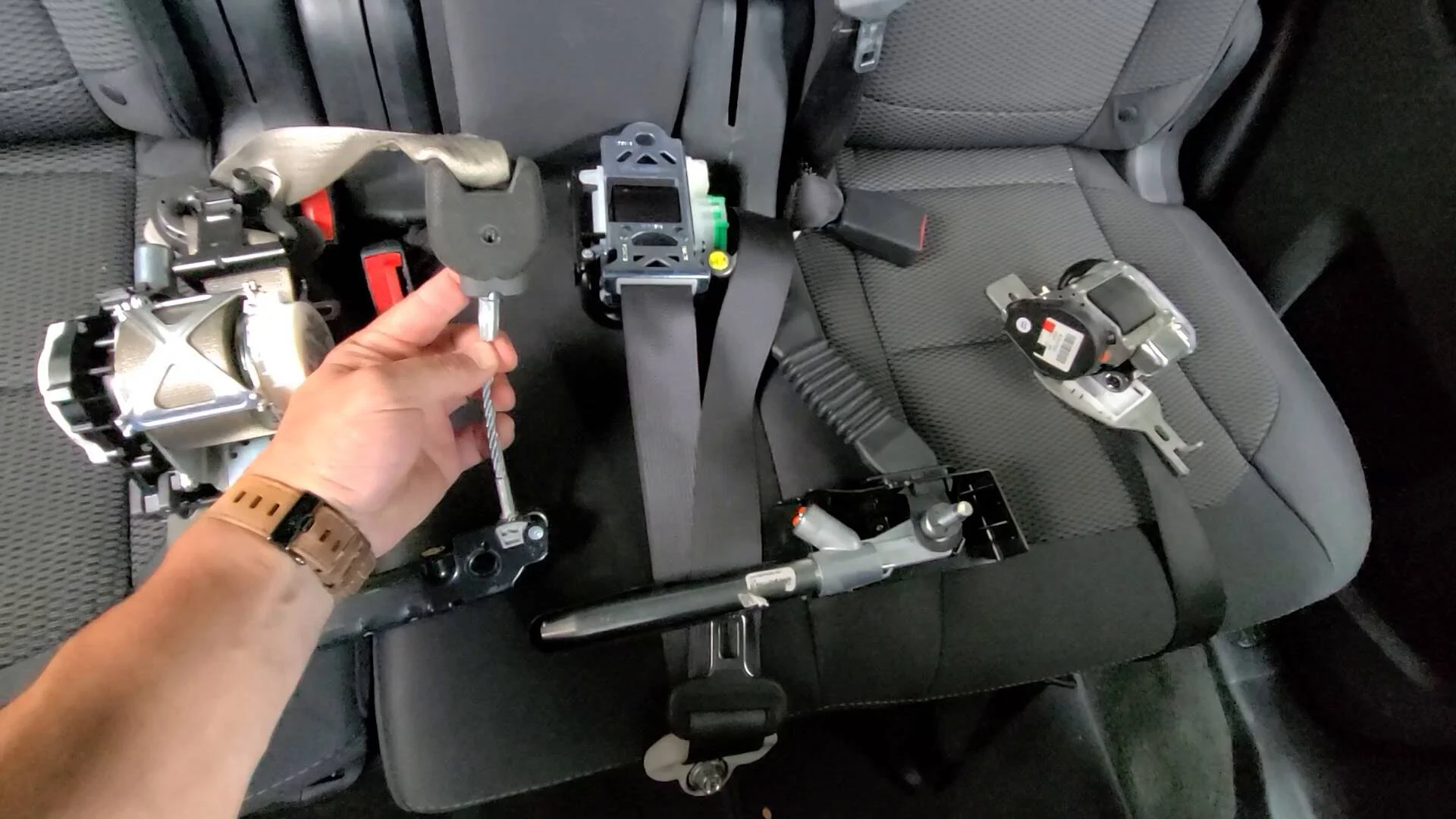 subaru seat belt replacement